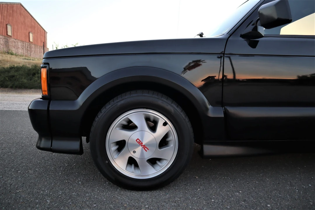 1991 GMC Syclone - Image 30 of 31