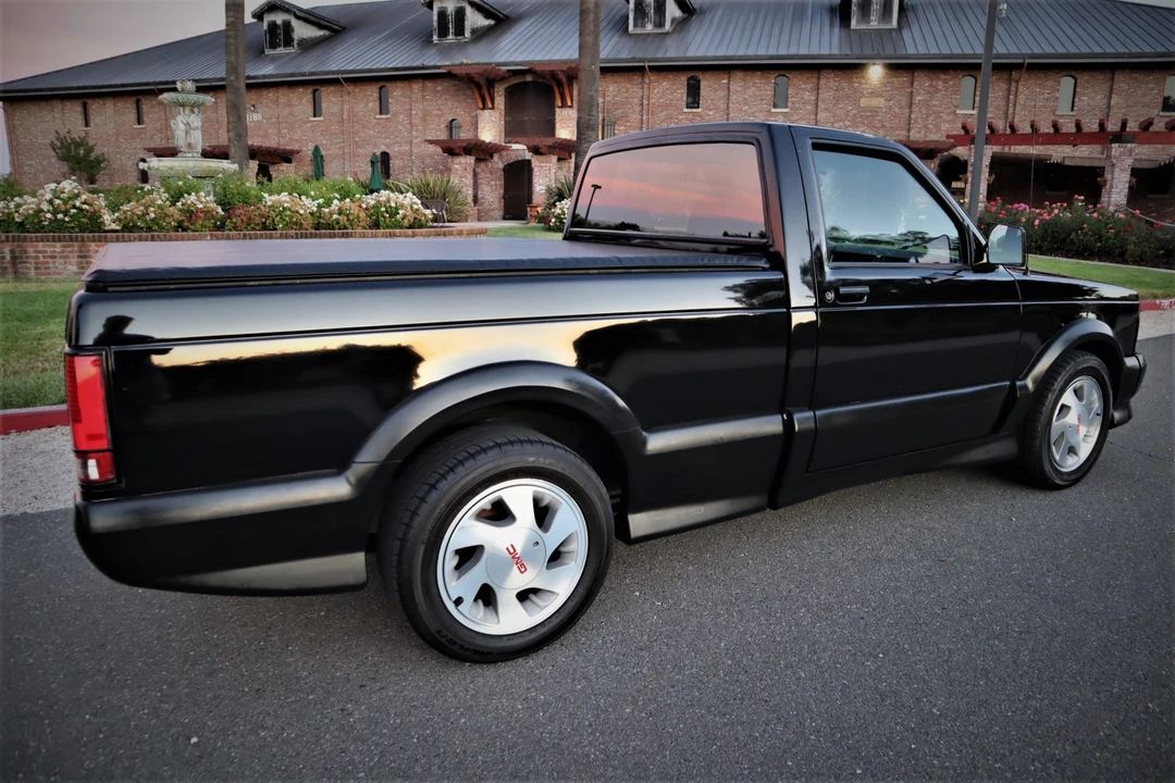 1991 GMC Syclone - Image 28 of 31