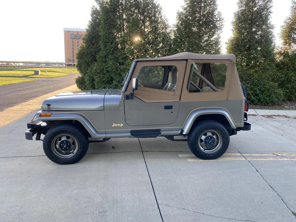 1991 Jeep YJ Wrangler - Image 16 of 31