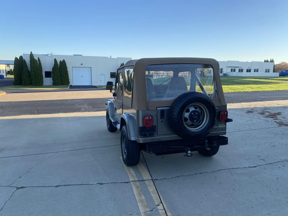 1991 Jeep YJ Wrangler - Image 13 of 31