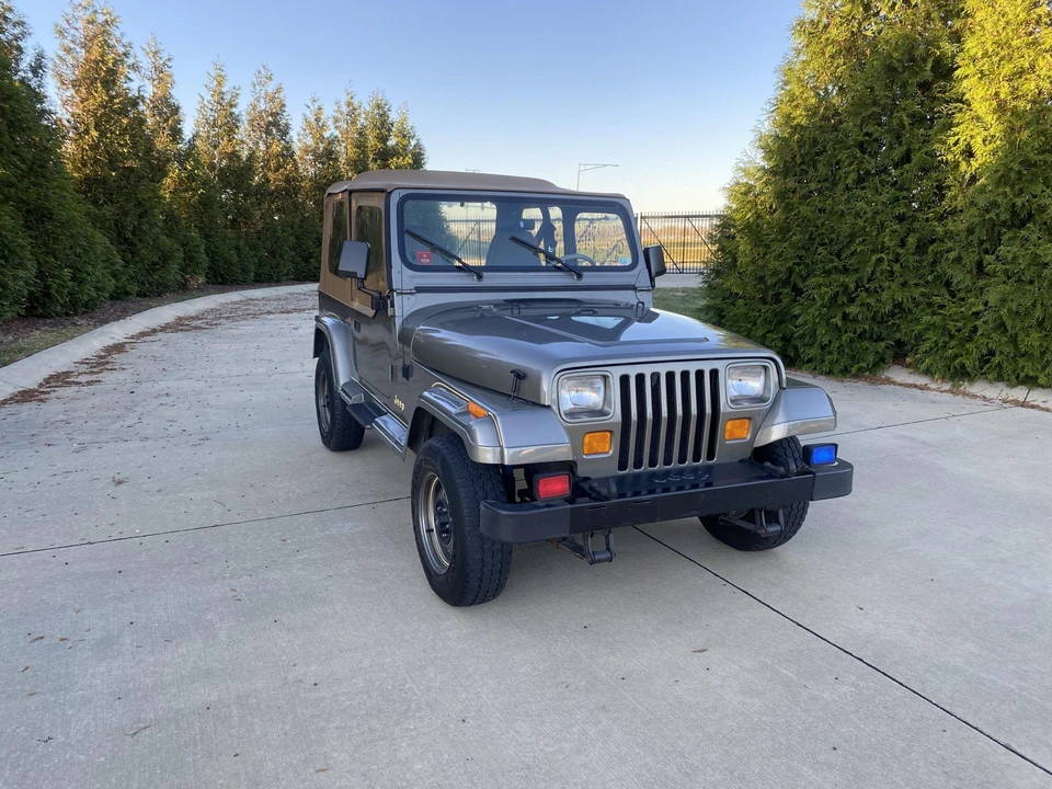 1991 Jeep YJ Wrangler - Image 5 of 31