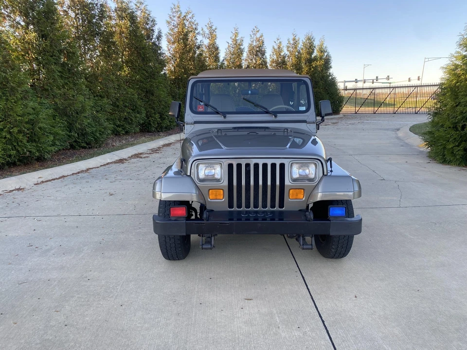 1991 Jeep YJ Wrangler - Image 4 of 31