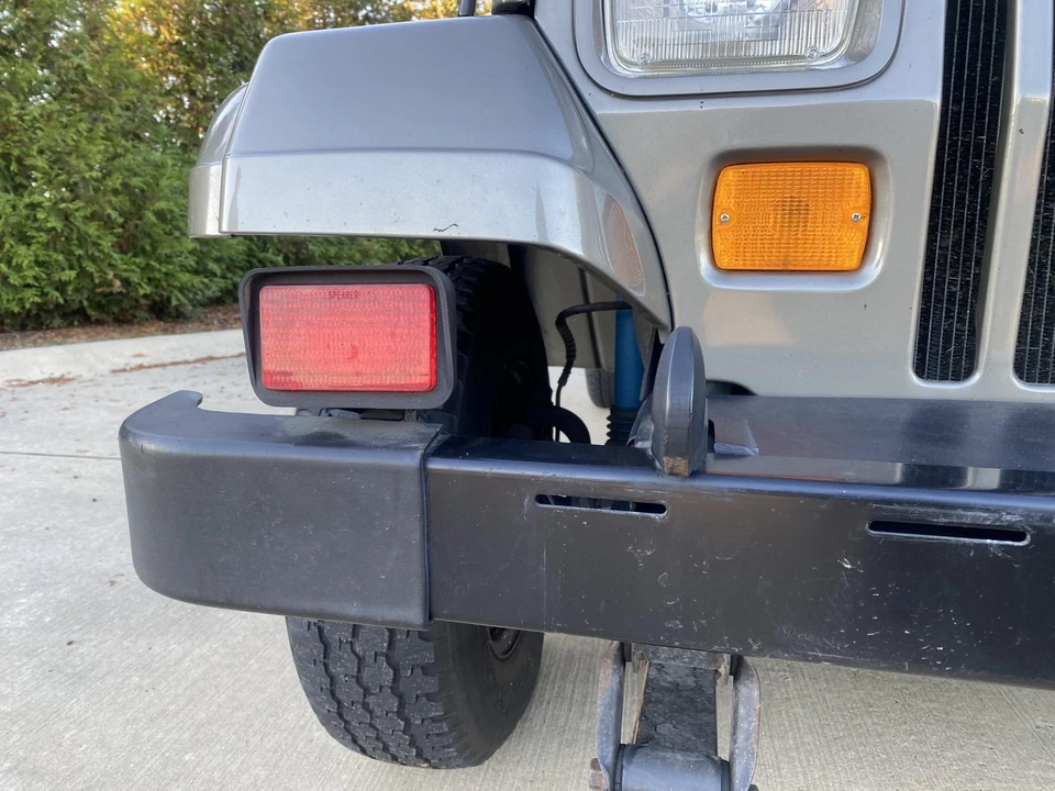 1991 Jeep YJ Wrangler - Image 27 of 31