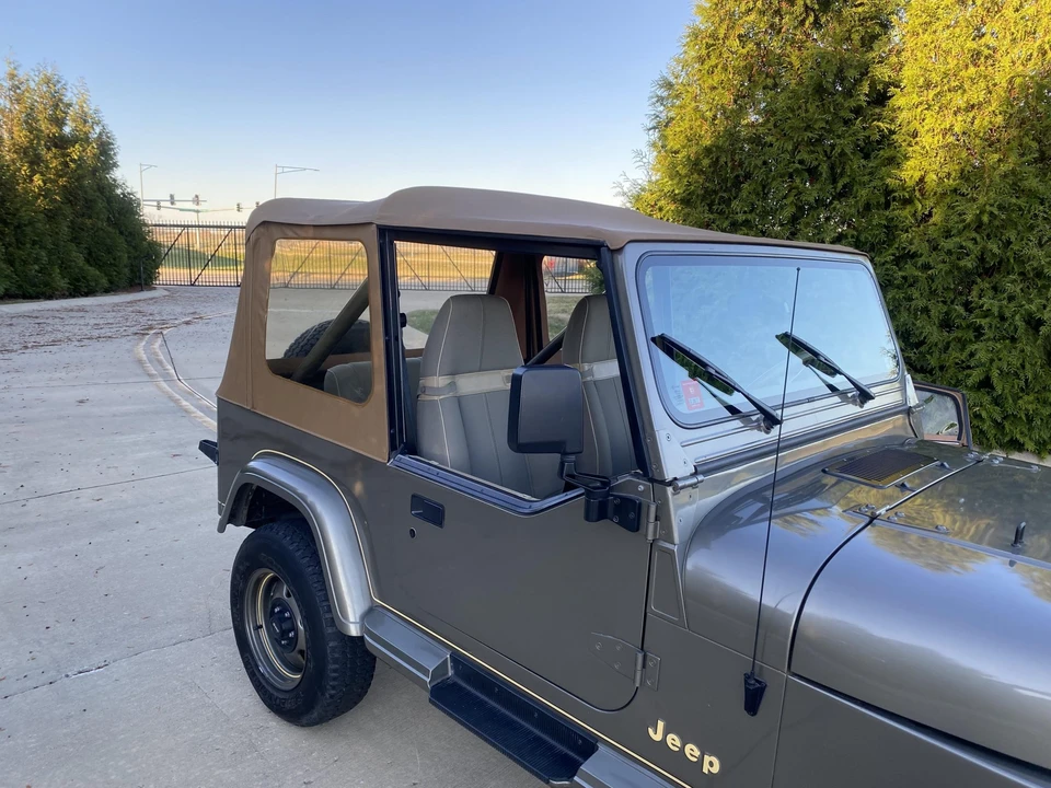 1991 Jeep YJ Wrangler - Image 21 of 31