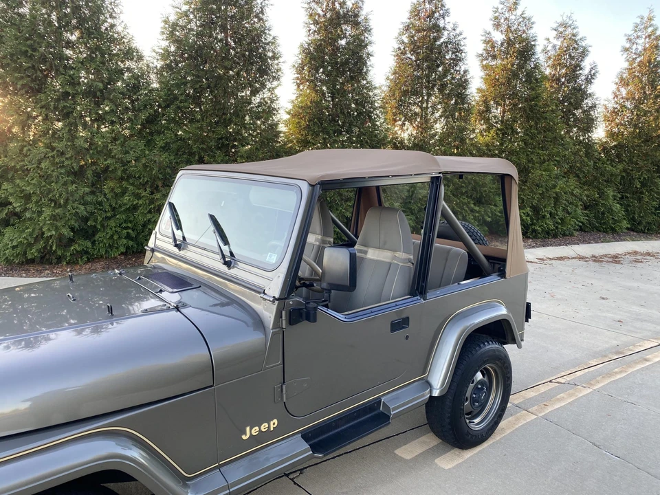 1991 Jeep YJ Wrangler - Image 23 of 31