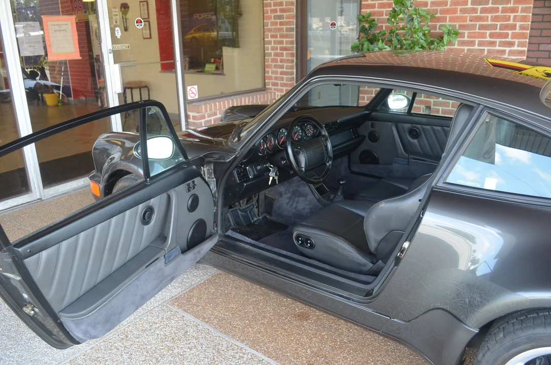 1991 Porsche 964 Turbo - Image 25 of 31