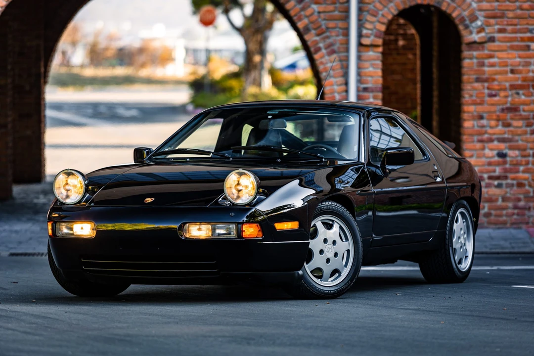 1991 Porsche 928 S4 - Image 2 of 31