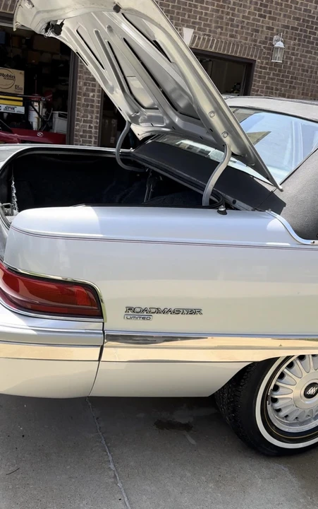 1992 Buick Roadmaster - Image 27 of 31