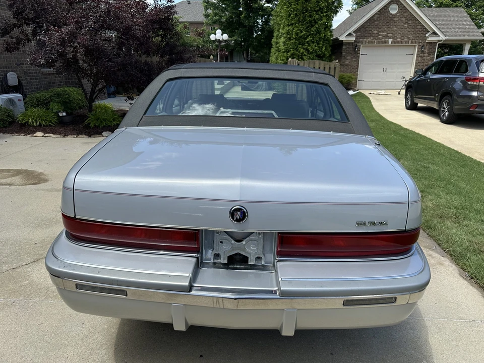 1992 Buick Roadmaster - Image 12 of 31