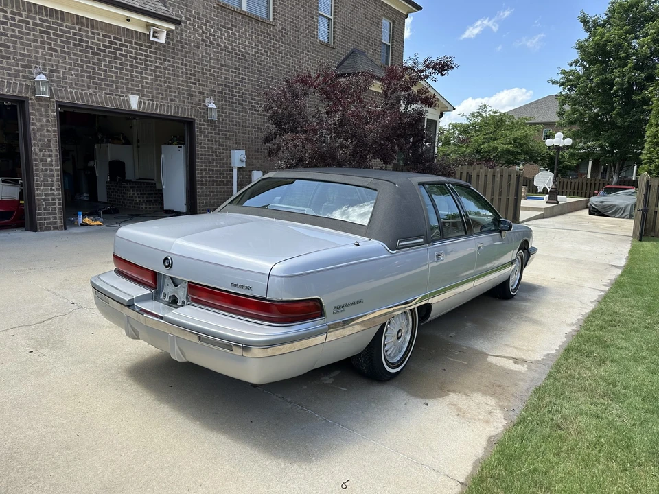 1992 Buick Roadmaster - Image 13 of 31