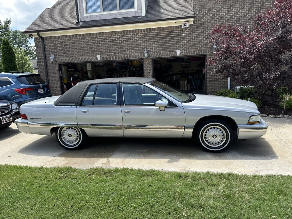 1992 Buick Roadmaster - Image 15 of 31