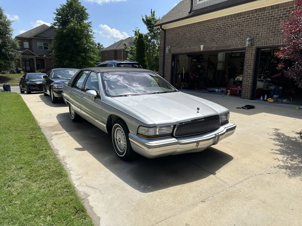 1992 Buick Roadmaster - Image 2 of 31