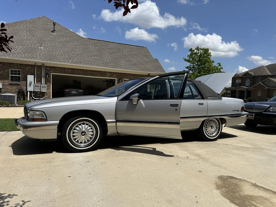 1992 Buick Roadmaster - Image 17 of 31