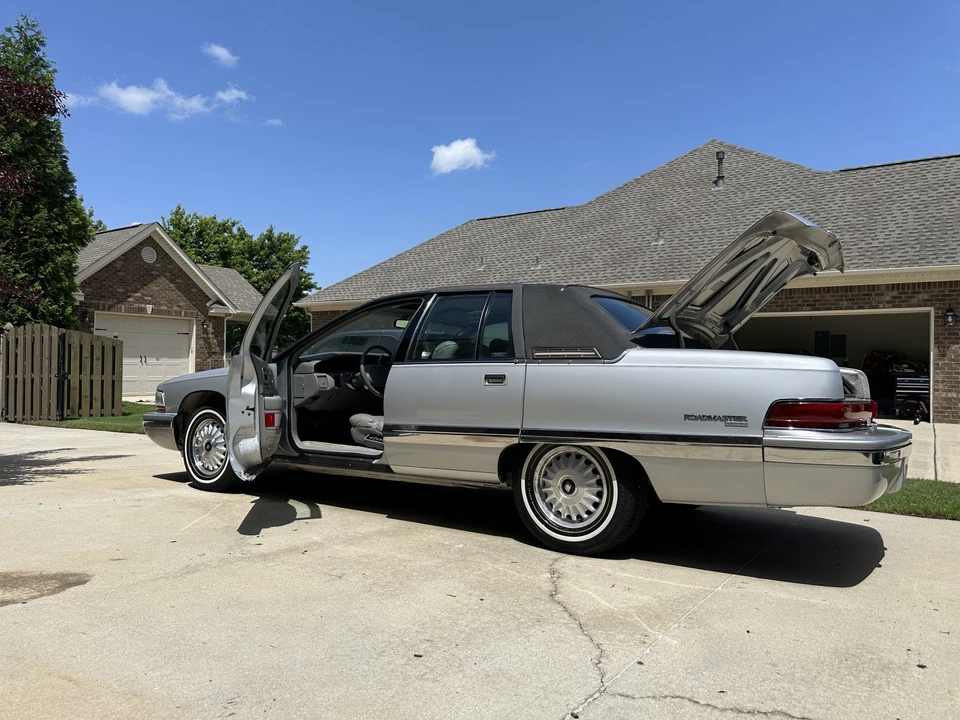 1992 Buick Roadmaster - Image 16 of 31