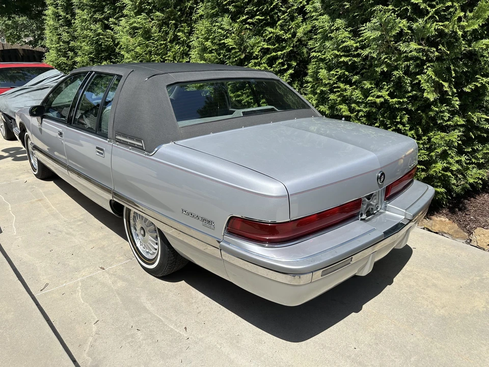 1992 Buick Roadmaster - Image 10 of 31