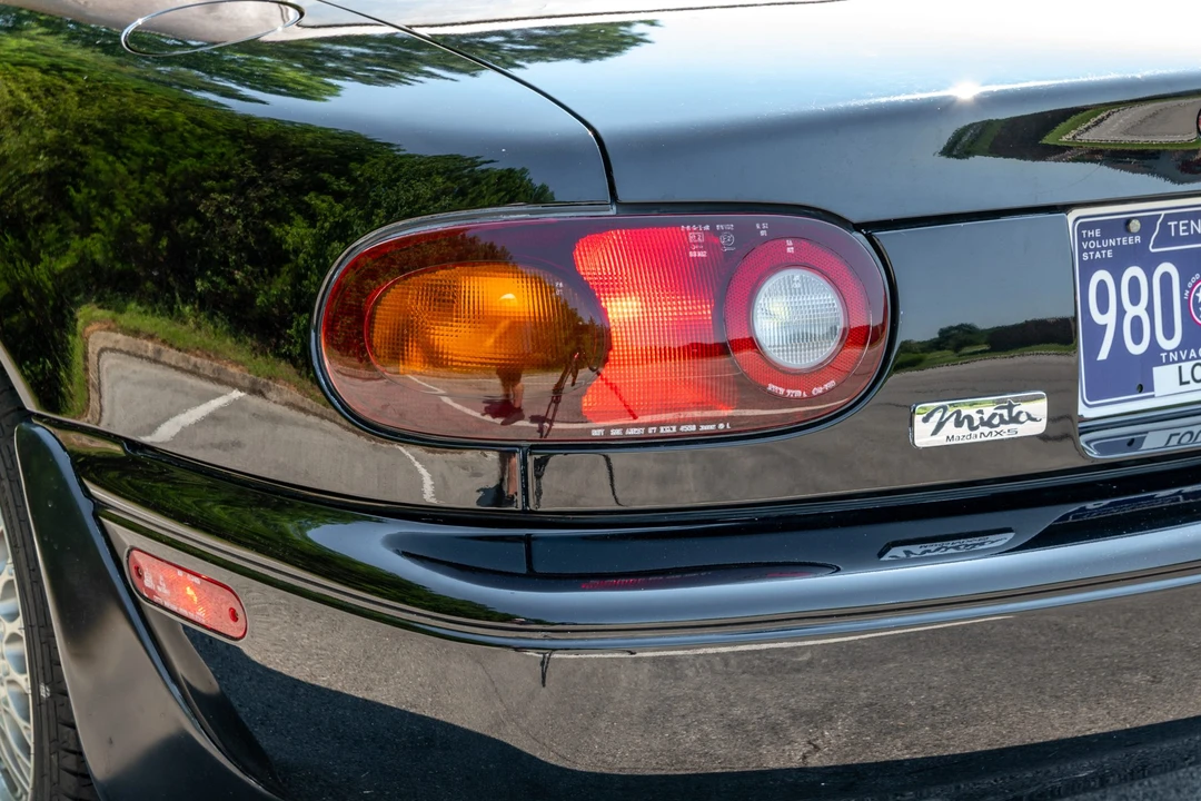1992 Mazda NA MX-5 Miata - Image 21 of 31