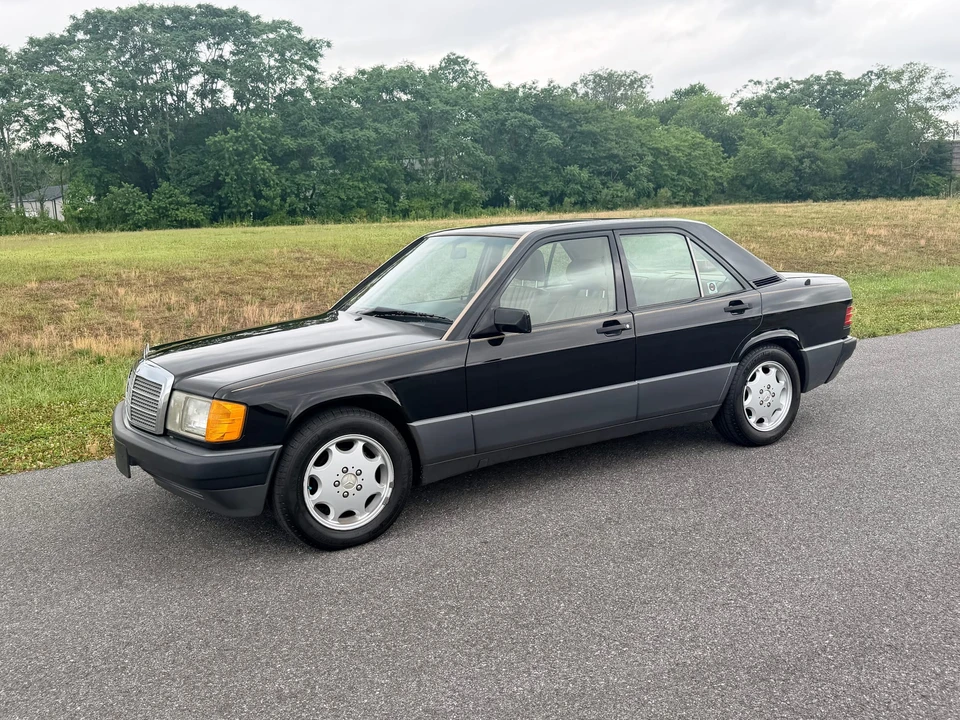 1992 Mercedes-Benz 190E - Image 2 of 31