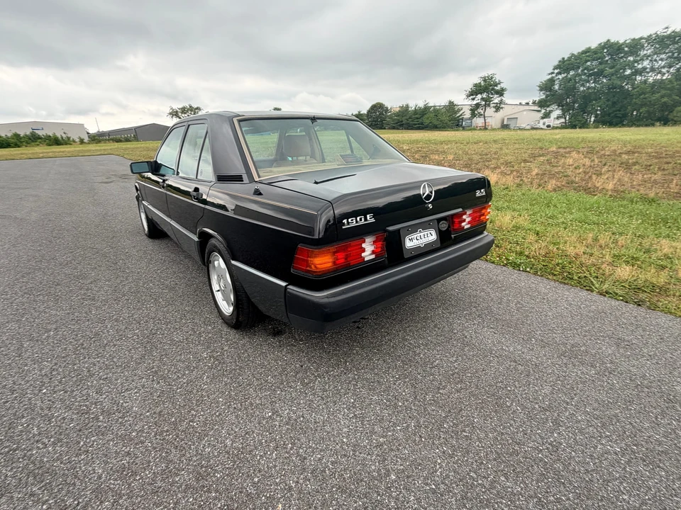 1992 Mercedes-Benz 190E - Image 18 of 31