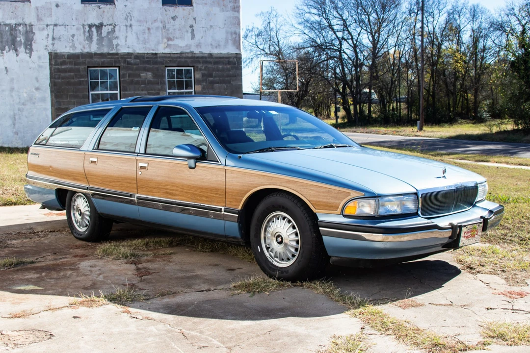 1993 Buick Roadmaster - Image 1 of 31