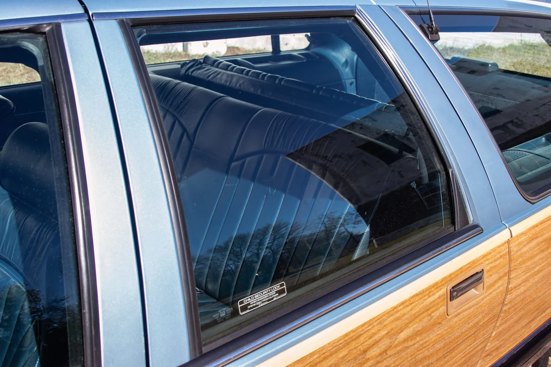 1993 Buick Roadmaster - Image 28 of 31