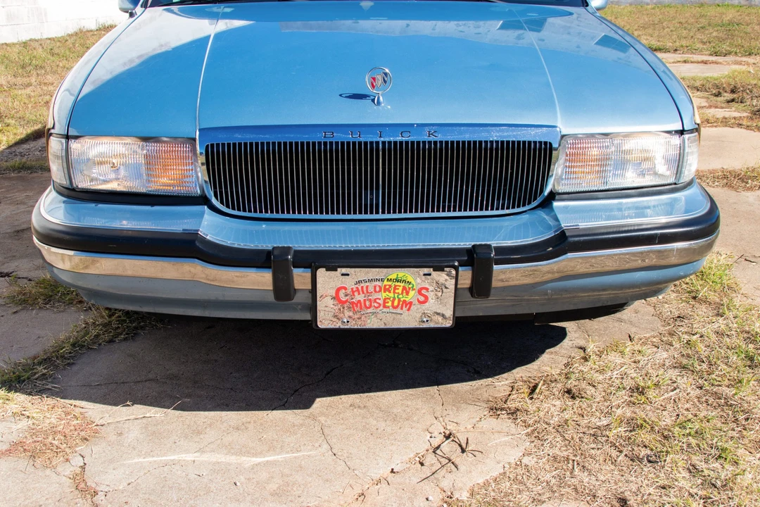 1993 Buick Roadmaster - Image 12 of 31
