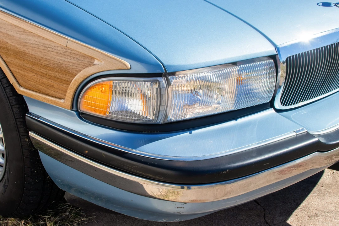 1993 Buick Roadmaster - Image 13 of 31
