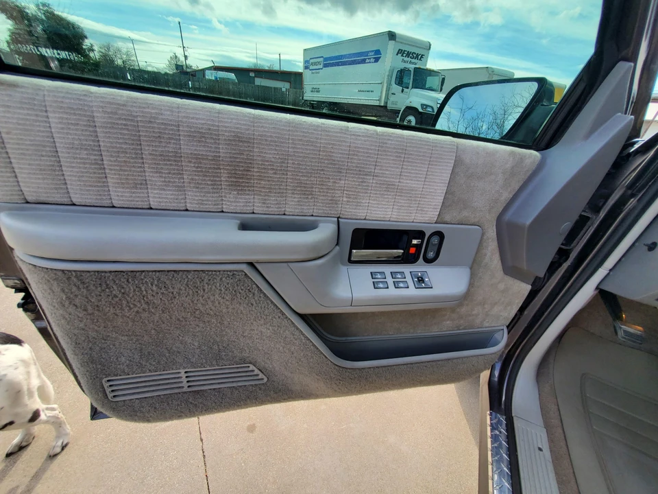 1993 GMC Sierra 1st Gen - Image 30 of 31