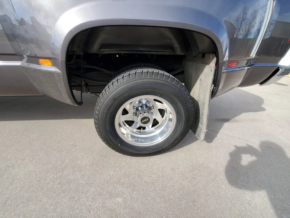 1993 GMC Sierra 1st Gen - Image 25 of 31
