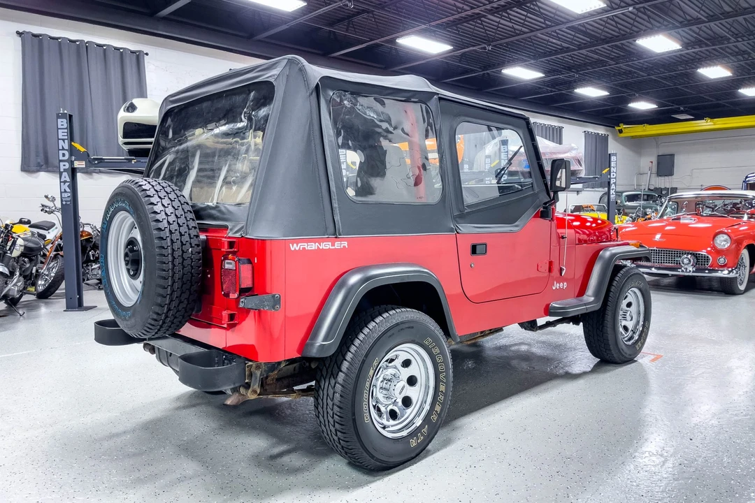 1993 Jeep YJ Wrangler - Image 24 of 31