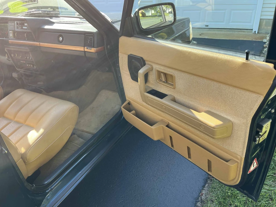 1993 Volvo 245 - Image 17 of 31