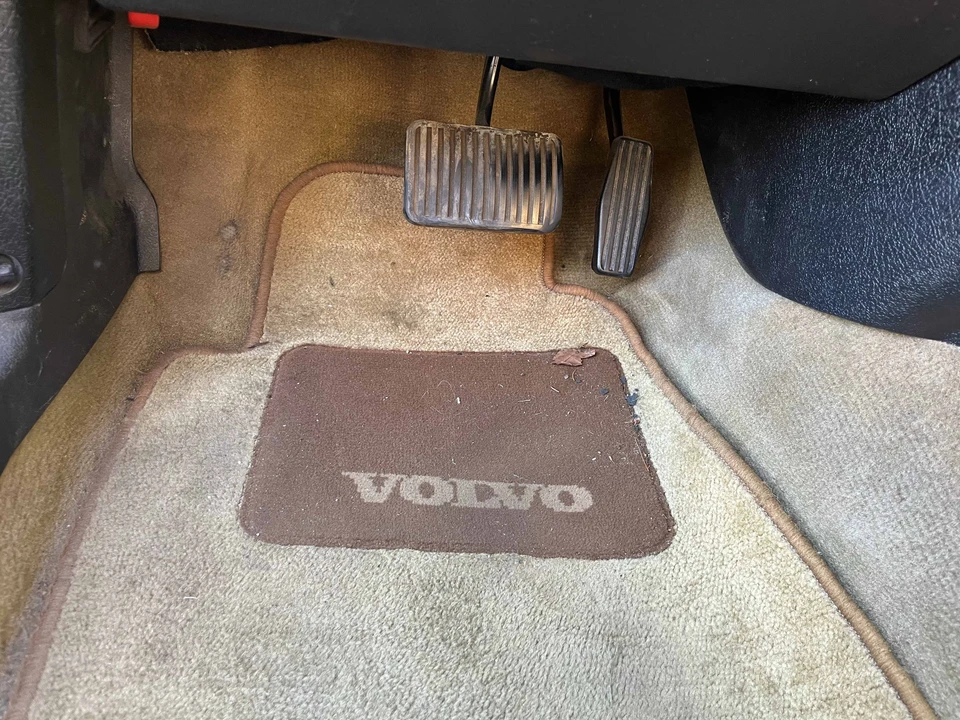 1993 Volvo 245 - Image 25 of 31