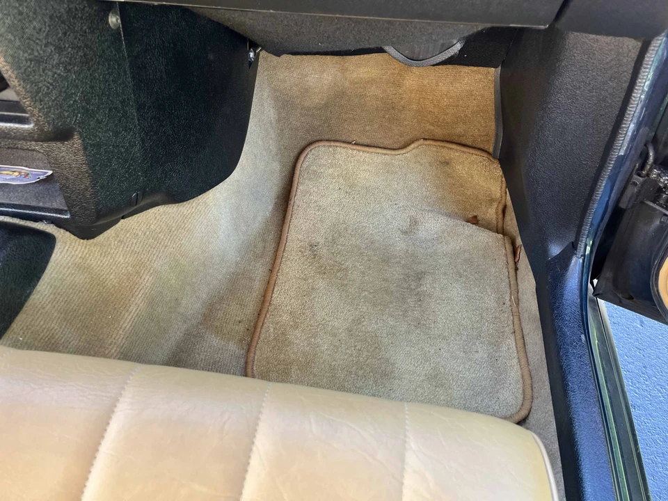 1993 Volvo 245 - Image 26 of 31