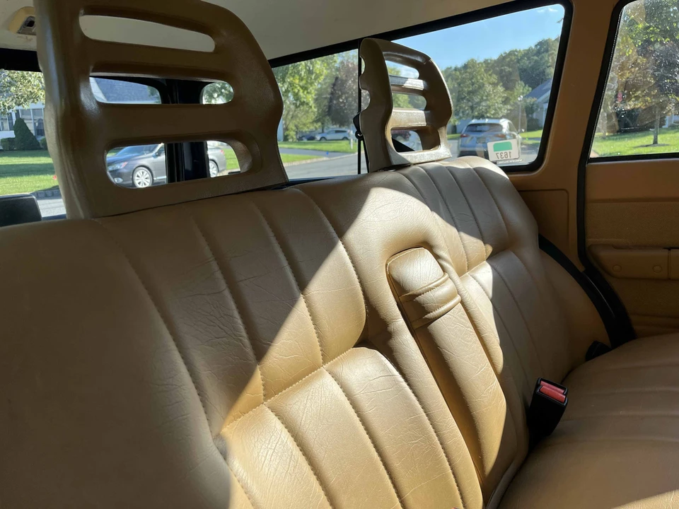 1993 Volvo 245 - Image 27 of 31