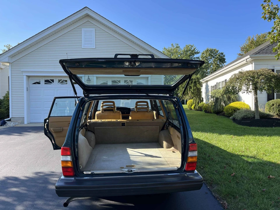 1993 Volvo 245 - Image 29 of 31