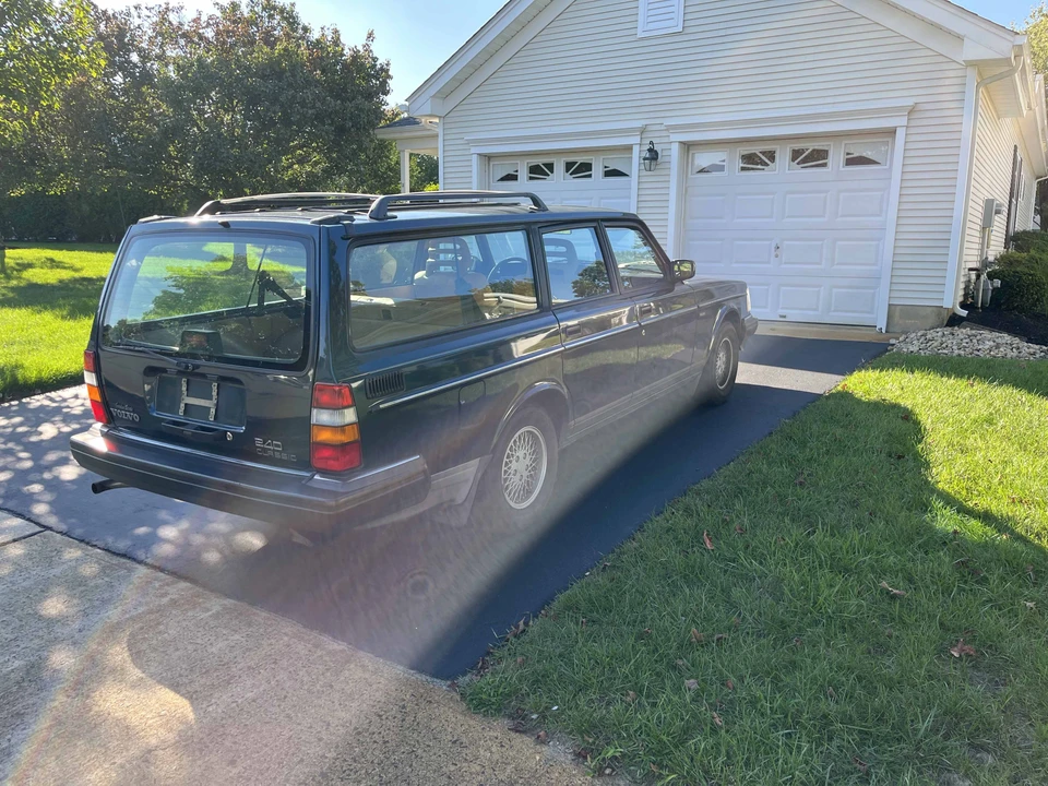 1993 Volvo 245 - Image 3 of 31