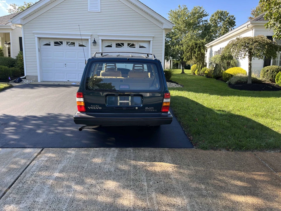 1993 Volvo 245 - Image 8 of 31