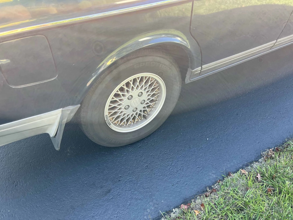 1993 Volvo 245 - Image 10 of 31