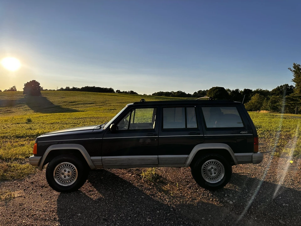 1994 Jeep XJ Cherokee - Image 30 of 31