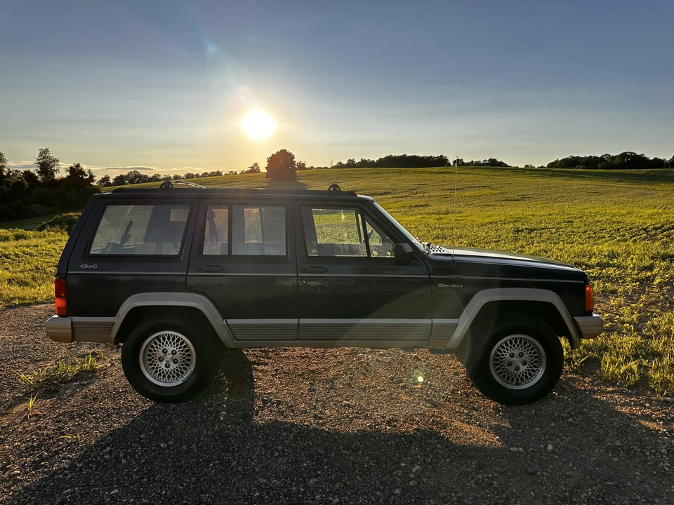 1994 Jeep XJ Cherokee - Image 5 of 31