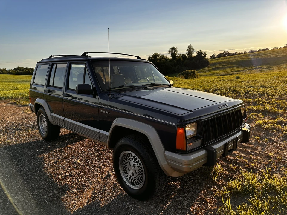 1994 Jeep XJ Cherokee - Image 3 of 31