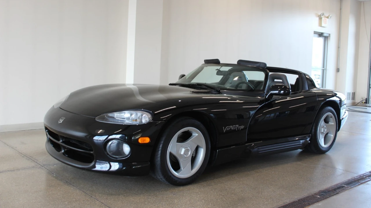1995 Dodge Viper 1st Gen - Image 2 of 31