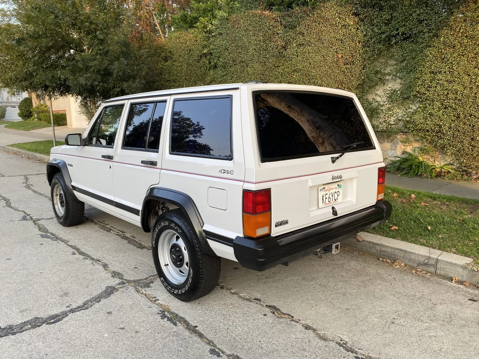1995 Jeep XJ Cherokee - Image 17 of 31