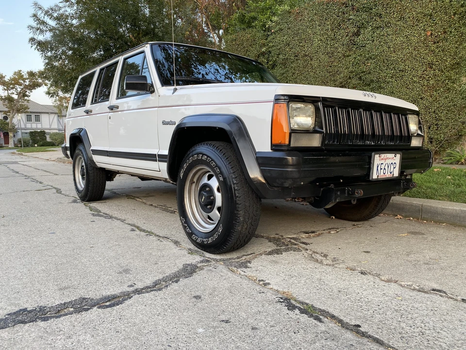 1995 Jeep XJ Cherokee - Image 10 of 31