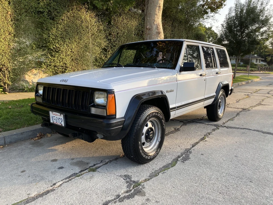 1995 Jeep XJ Cherokee - Image 2 of 31
