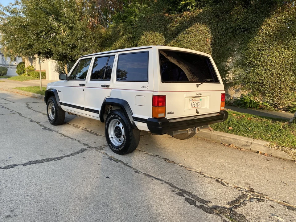 1995 Jeep XJ Cherokee - Image 18 of 31