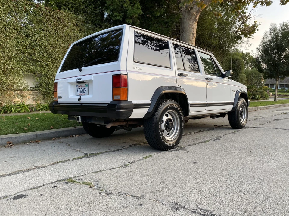 1995 Jeep XJ Cherokee - Image 13 of 31