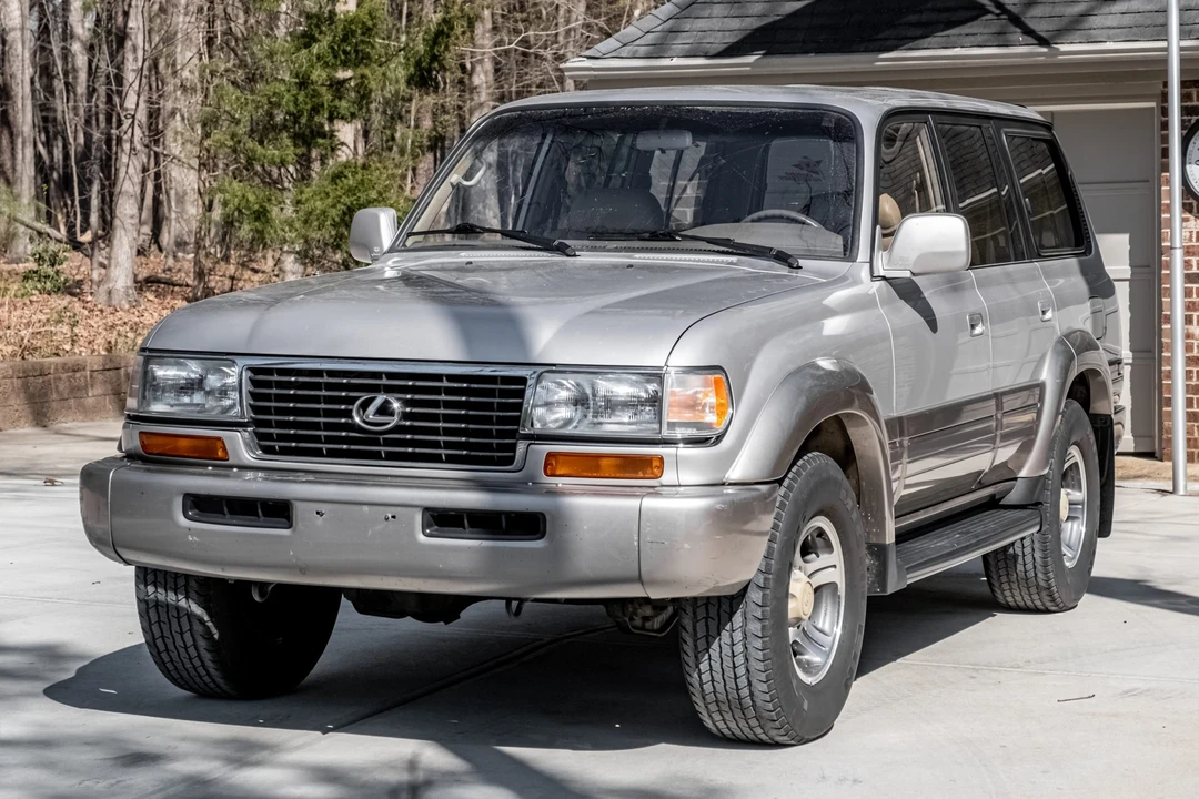 1996 Lexus LX 1st Gen - Image 5 of 31