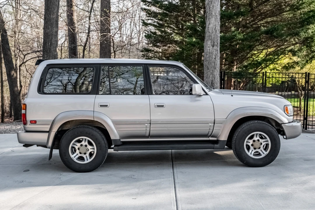 1996 Lexus LX 1st Gen - Image 11 of 31