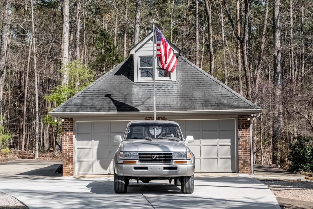 1996 Lexus LX 1st Gen - Image 2 of 31
