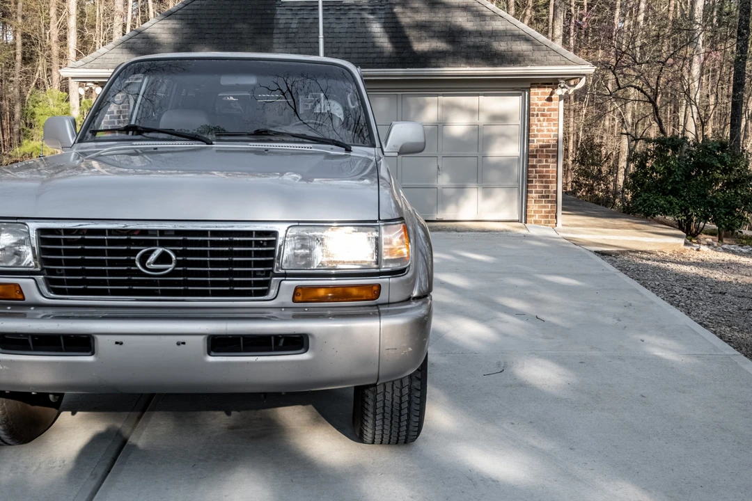 1996 Lexus LX 1st Gen - Image 18 of 31